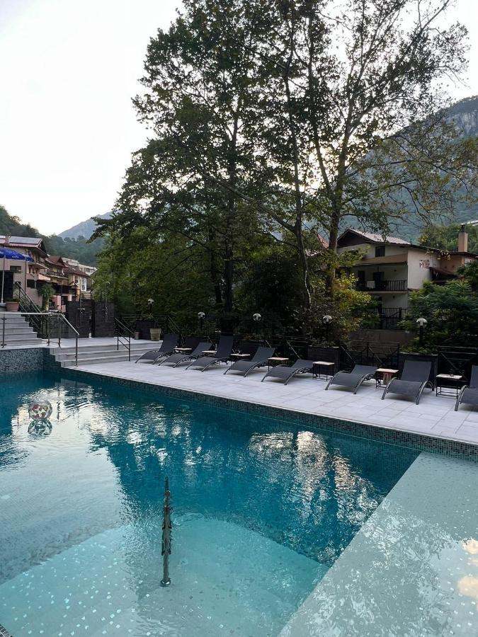 Hotel Holiday Maria Băile Herculane Exterior photo