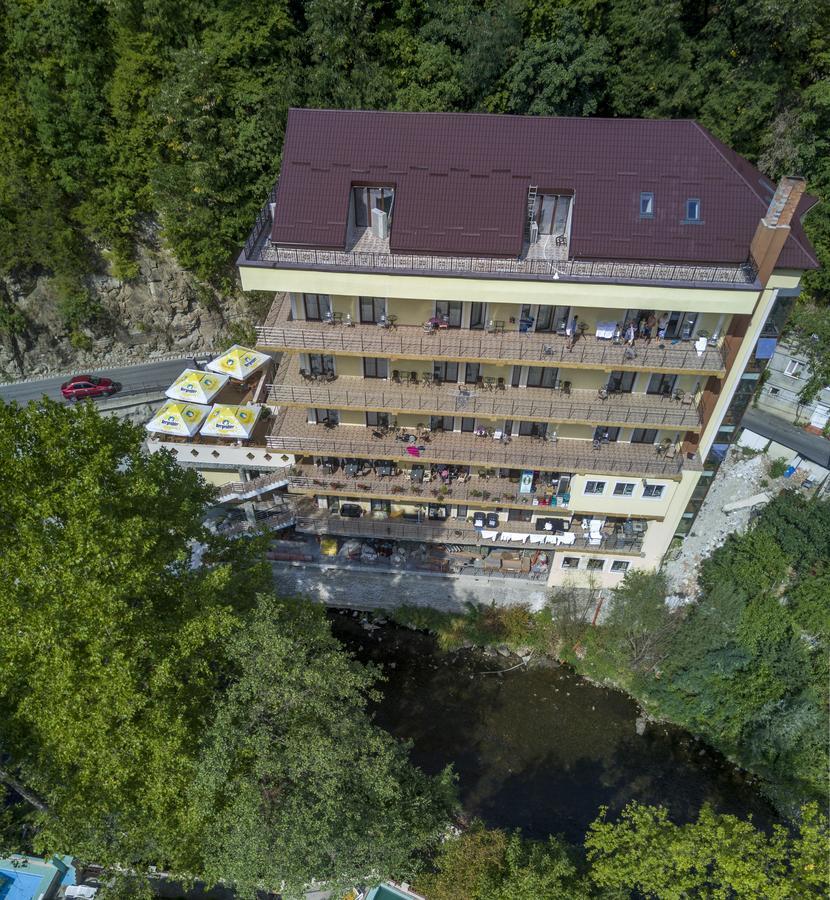 Hotel Holiday Maria Băile Herculane Exterior photo