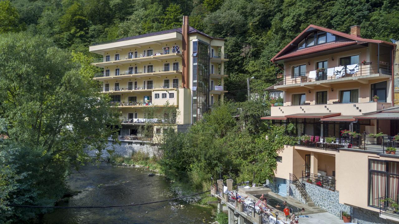 Hotel Holiday Maria Băile Herculane Exterior photo