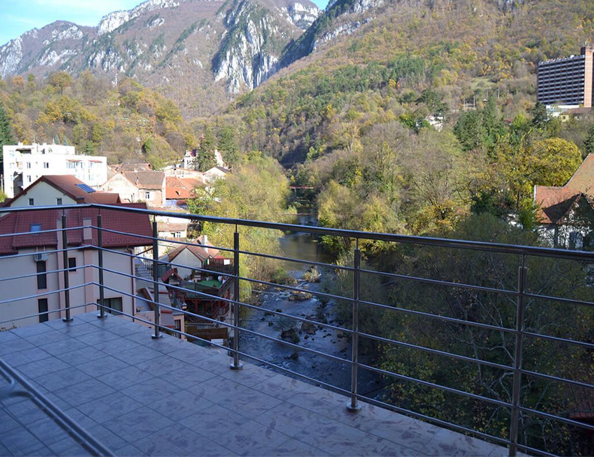 Hotel Holiday Maria Băile Herculane Exterior photo