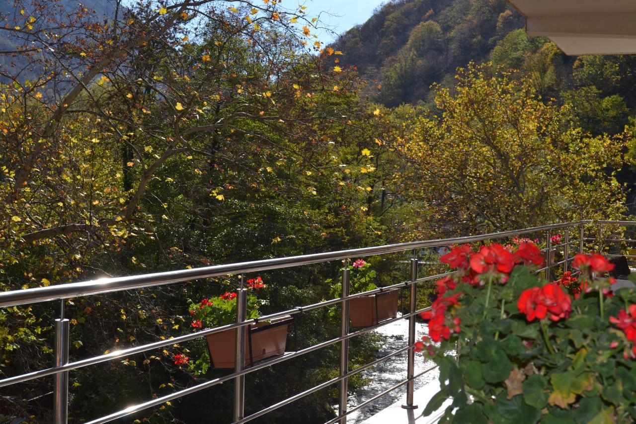 Hotel Holiday Maria Băile Herculane Exterior photo