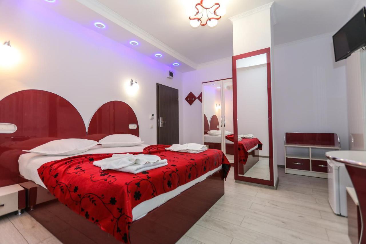 Hotel Holiday Maria Băile Herculane Exterior photo